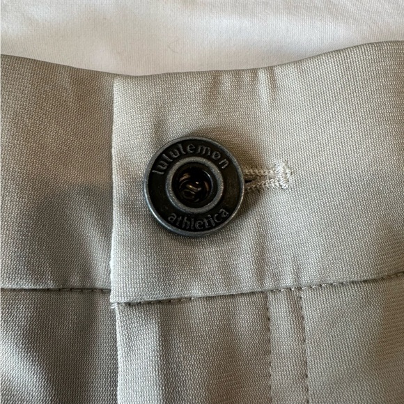 Lululemon Women’s Club golf Short size 4 in Mojave Tan W7796S Bermuda 9” inseam - Picture 10 of 14